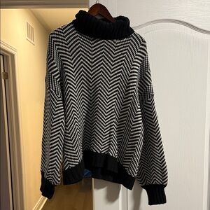Reitmans Black and White Chevron Sweater